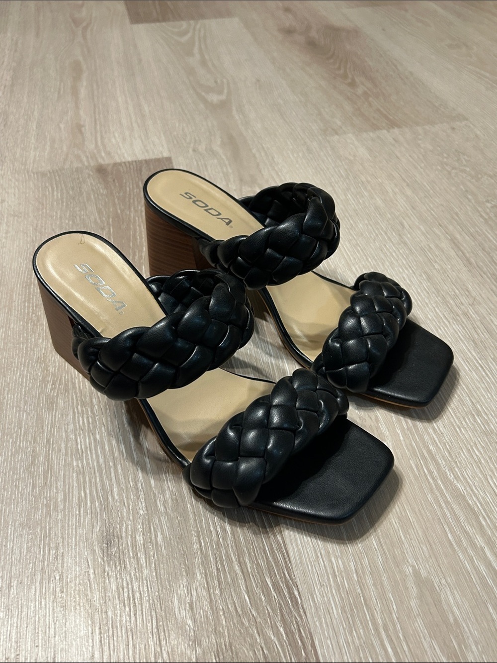 Soda Black Braided Double-Strap Square-Toe Chunky Heels Sz 10